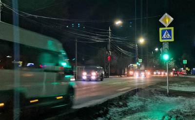 Светофор с перекрестка улиц Кутузова и Гастелло в Туле вернули на место