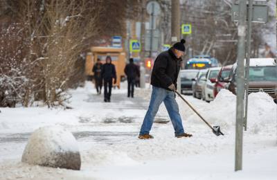 
                                            Тула в снегу: публикуем специальный фоторепортаж с улиц города
                                    