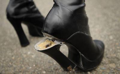 Тулячка отсудила у магазина 22 тысячи рублей за некачественную обувь