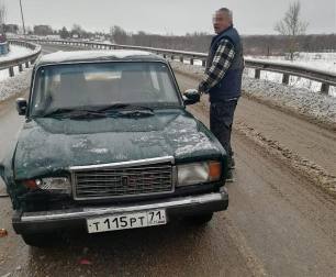 В Алексине водитель «семёрки» врезался в учебный автомобиль и скрылся с места ДТП