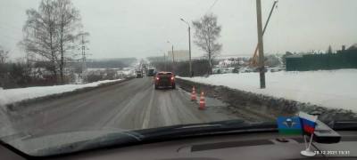 
                                            В Туле на Калужском шоссе образовалась пробка
                                    
