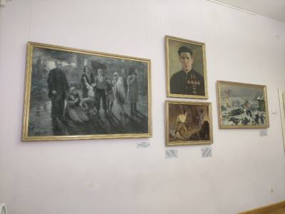 
                                            В Туле повторили художественную выставку 1942 года
                                    