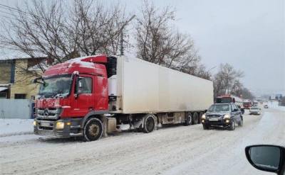 Из-за снегопада въезд большегрузов в Тулу ограничен