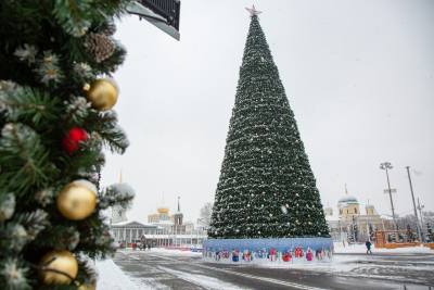 
                                            Тульская новогодняя елка вошла в десятку самых высоких в России
                                    